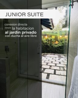 Cuando la intimidad también tiene vista al verde.
Junior Suite con ducha al aire libre.

www.lagograndehotel.com
