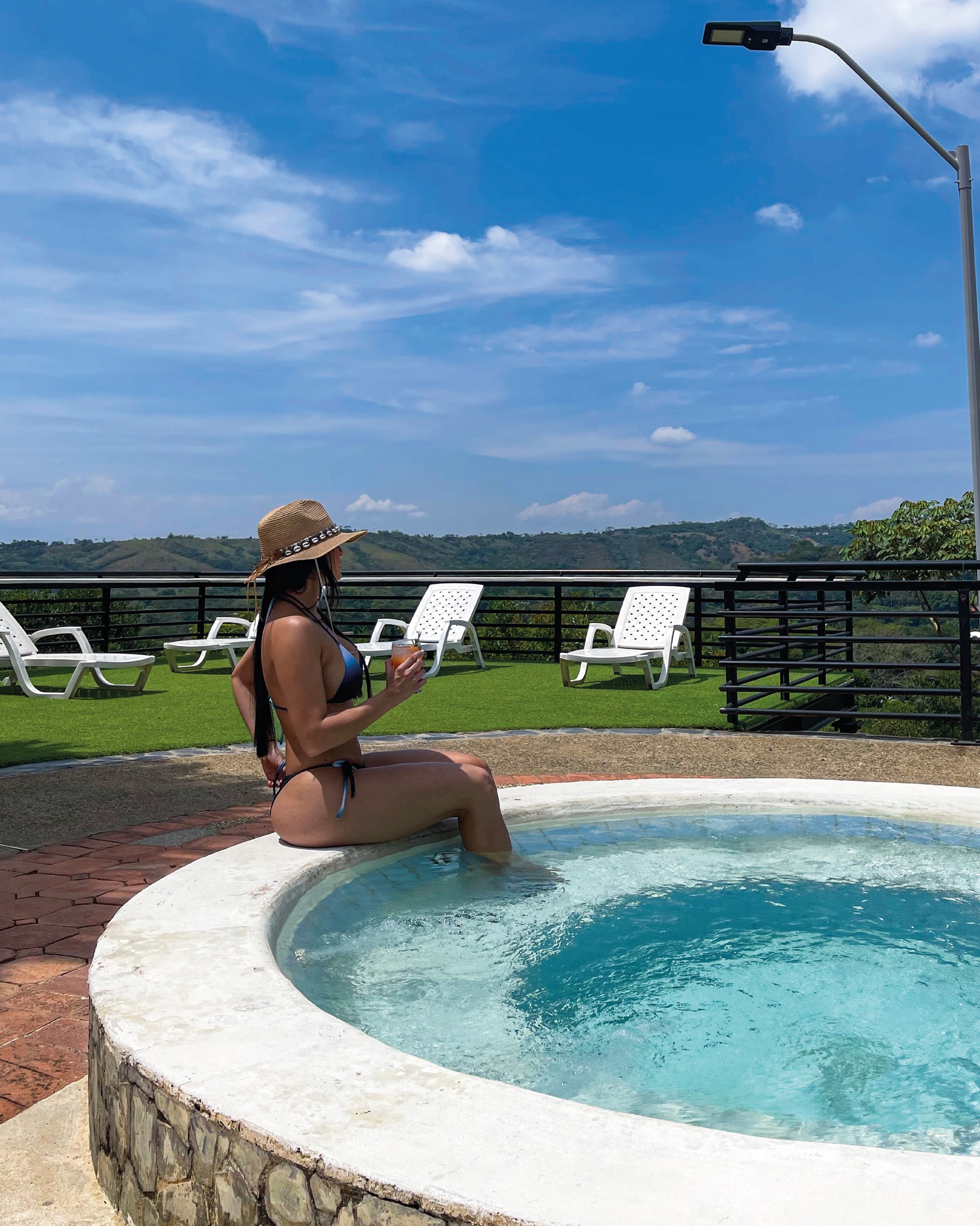 ¿Buscas hacer algo diferente sin irte lejos de Cali? 🌿🌊☀
Disfruta un pasadía con piscina, buena comida y una vista que cambia el ritmo del día. 

Pregunta por nuestros planes de PASADIA o DAY USE!

📲Whatsapp:  313 5895222
www.lagograndehotel.com